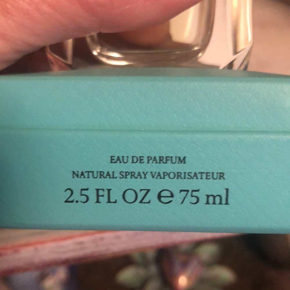 New Tiffany & Co. Eau De Parfum 2.5 Fl. Oz. Natural Spray Vaporisateur - Picture 6 of 17
